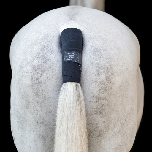 The Equi-Fit Tail Wrap is created using open-celled, non-latex foam which provides non-slip protection. The breathable material eliminates chafing and itching to ensure the wrap stays in place. Easy Velcro closure.