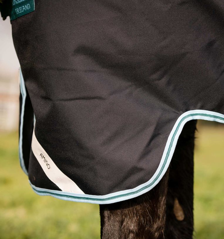 Horseware Amigo Bravo 12 Plus Medium 250g turnout blanket