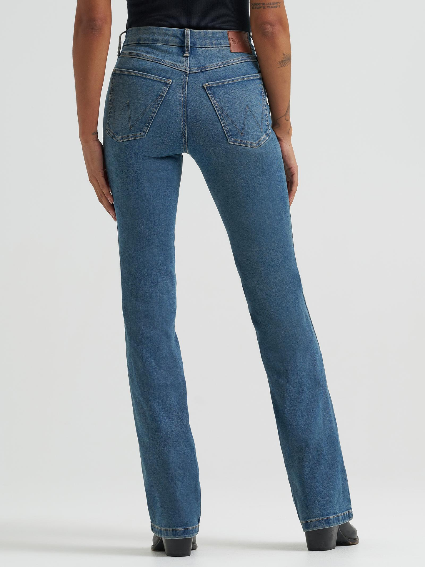 Wrangler Bespoke bootcut high rise jeans - Ada