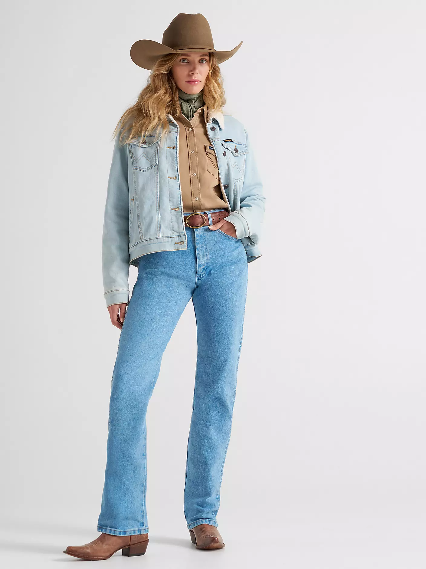 Jean Wrangler coupe cowboy slim fit - Délavage antique