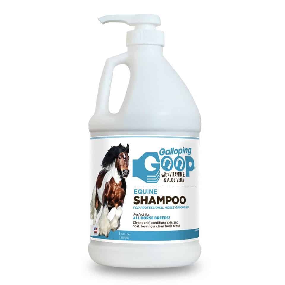 Galloping Goop degreaser cleaners are the best for removing dirt and grease from horses' coats. They will act on the coat, the body, the hair and the baleen and whiten the yellowing areas. They clean without removing the natural oils from the coat. They a