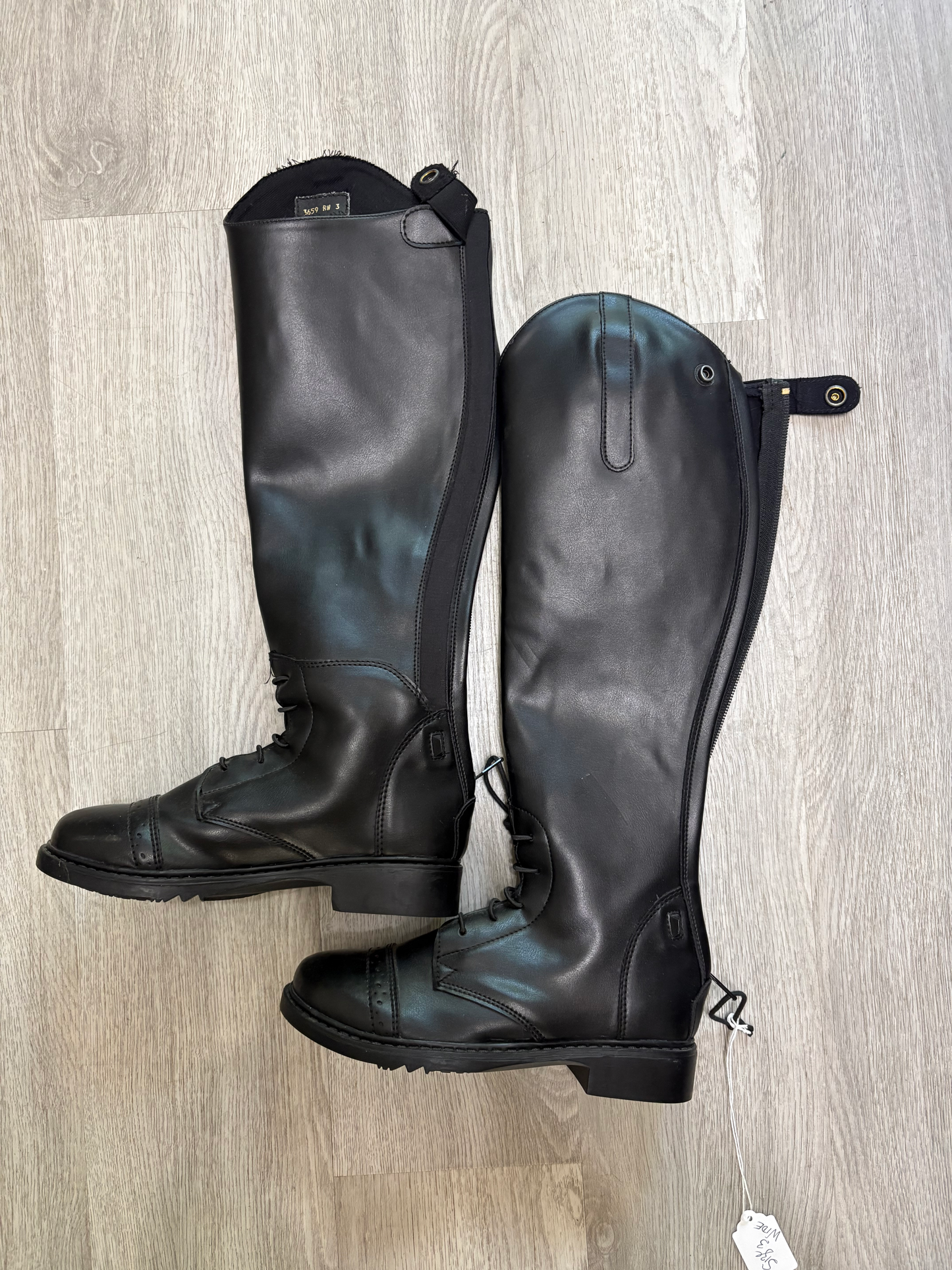 Synthetic field boots size 3 wide *FINAL SALE*